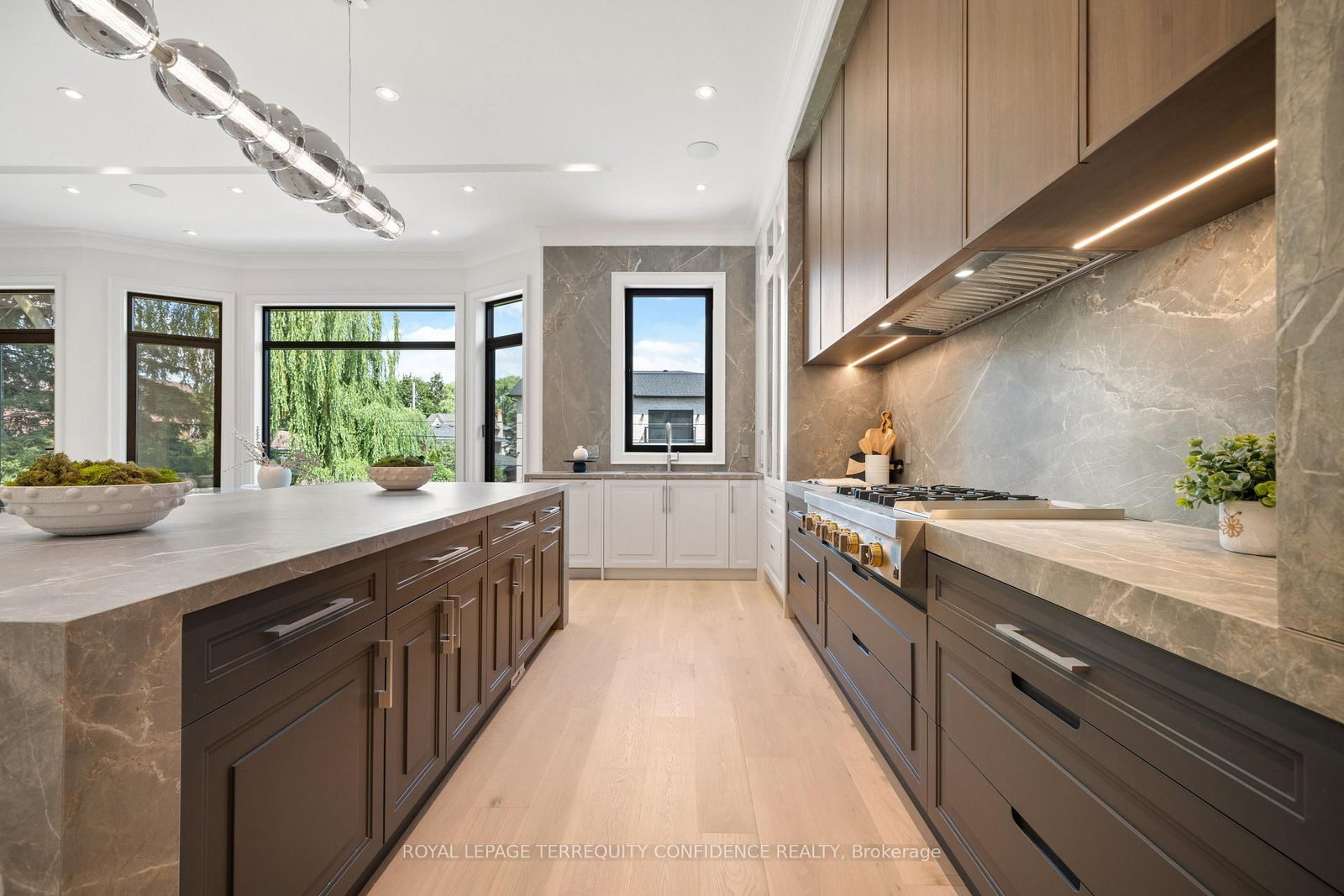 272 Horsham Avenue • Toronto, ON photo 11