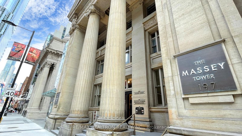 5905 - 197 Yonge Street