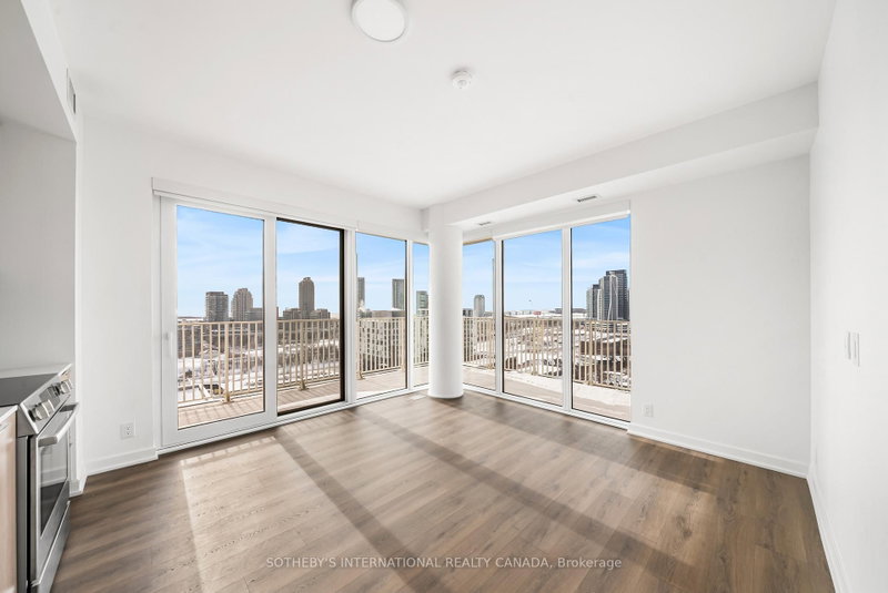 88 Bathurst St photo 5
