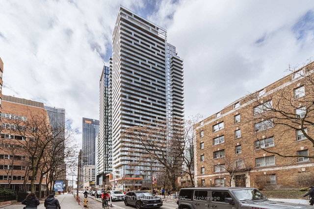 2801 - 50 Wellesley E Street