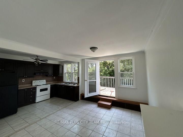 2 - 3432 Bathurst Street