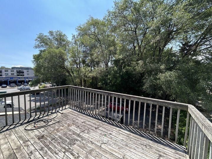 2 - 3432 Bathurst Street