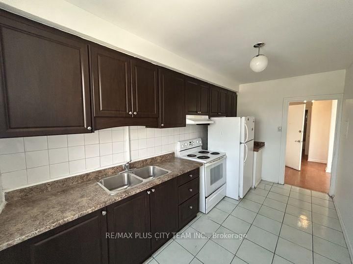 1 - 3432 Bathurst Street