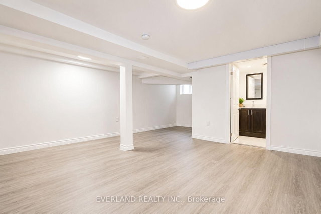 Unit A - 1751 Bayview Avenue