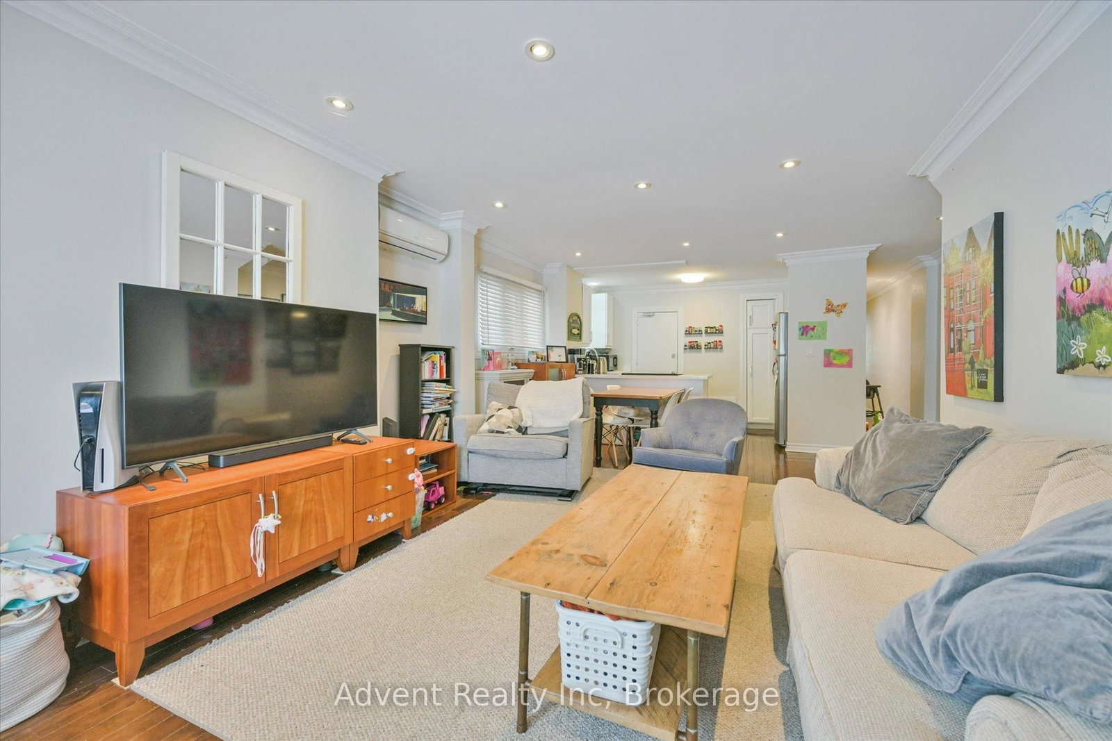 MAIN FLOOR - 63 Burnaby Boulevard, Toronto 5