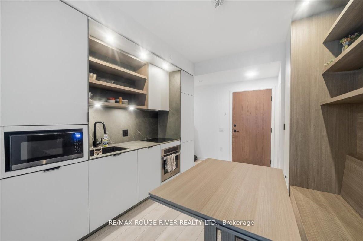 55 E Charles Street • #3808 • Toronto, ON photo 11