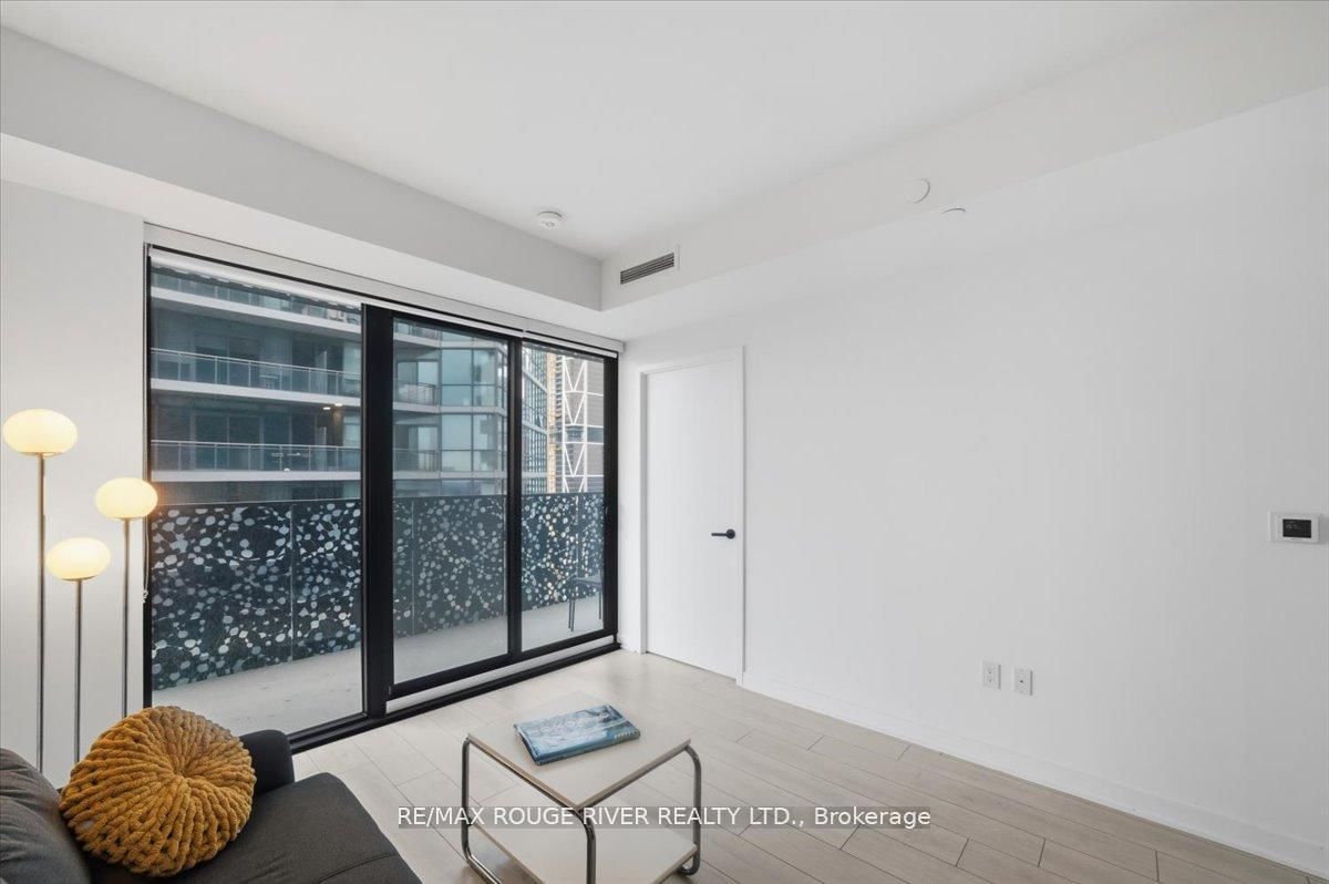 55 E Charles Street • #3808 • Toronto, ON photo 14