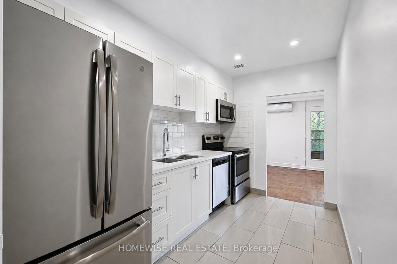 Unit 401 — 2500 Bathurst Street, Toronto