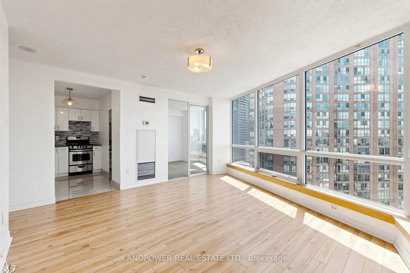 1710 - 1055 Bay Street
