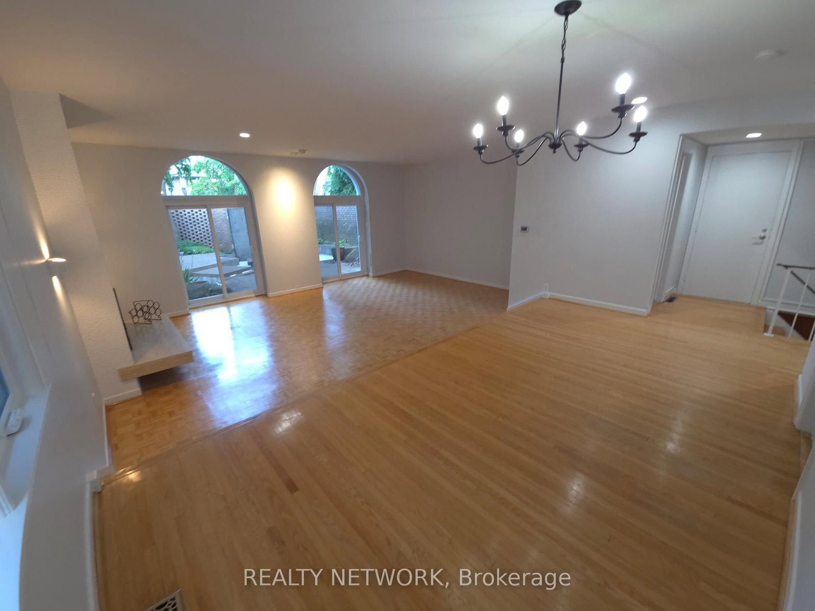 89 Elmsthorpe Avenue • Toronto, ON photo 10