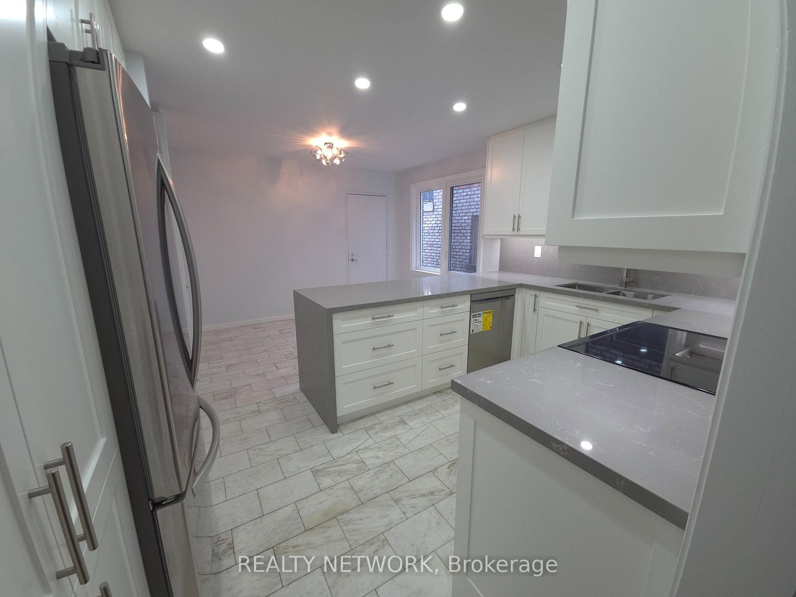 89 Elmsthorpe Avenue • Toronto, ON photo 15