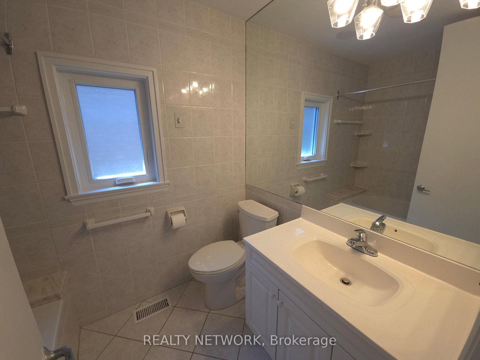 89 Elmsthorpe Avenue • Toronto, ON photo 16