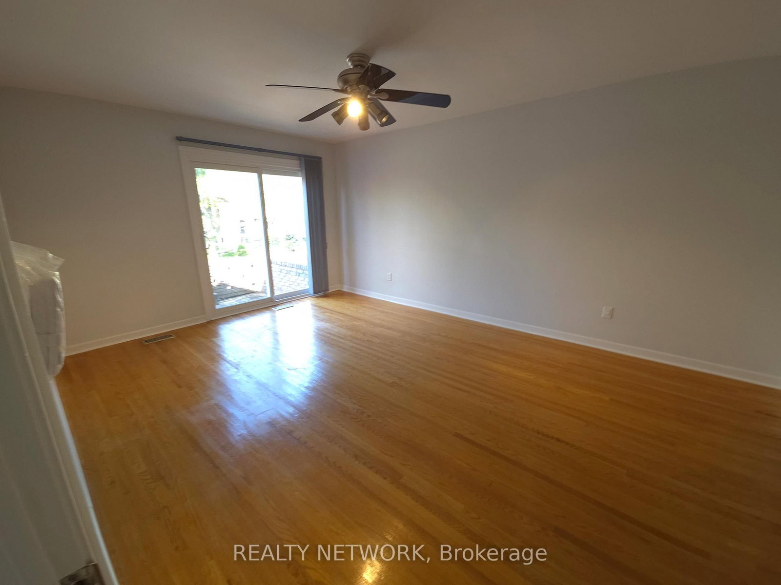 89 Elmsthorpe Avenue • Toronto, ON photo 19