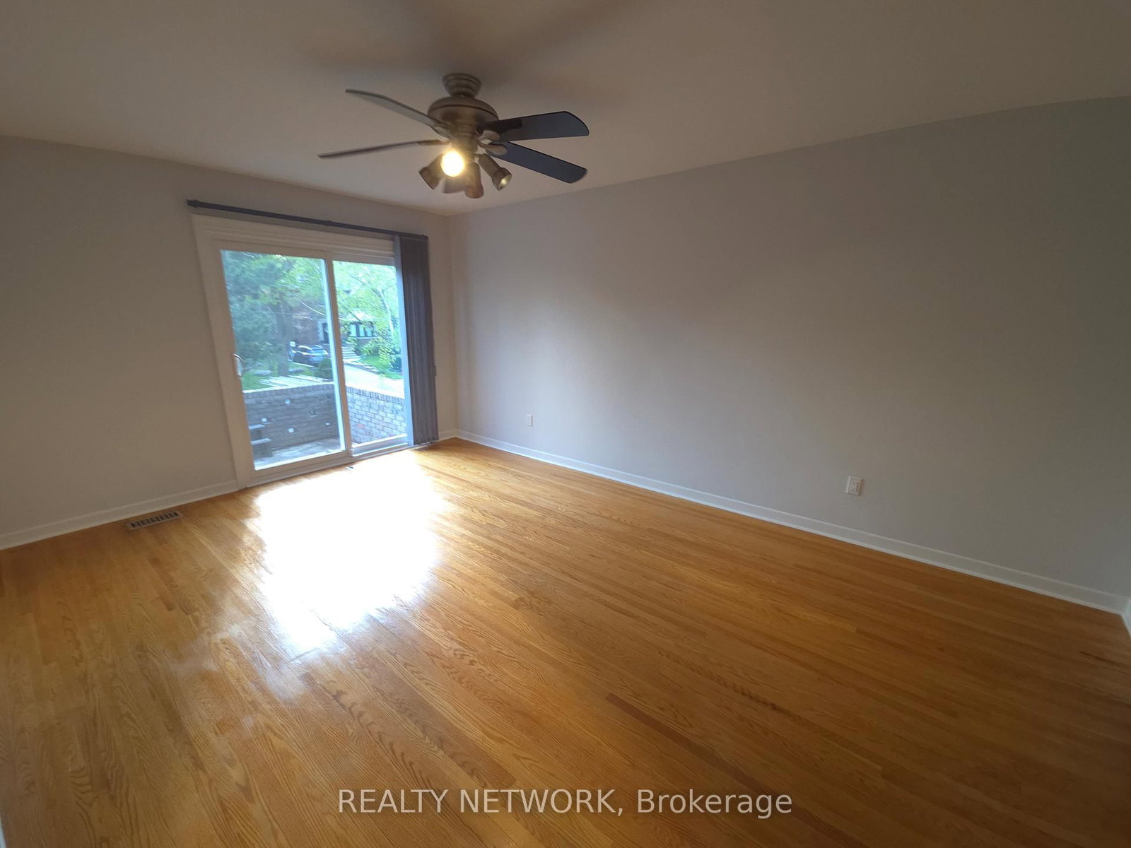 89 Elmsthorpe Avenue • Toronto, ON photo 20