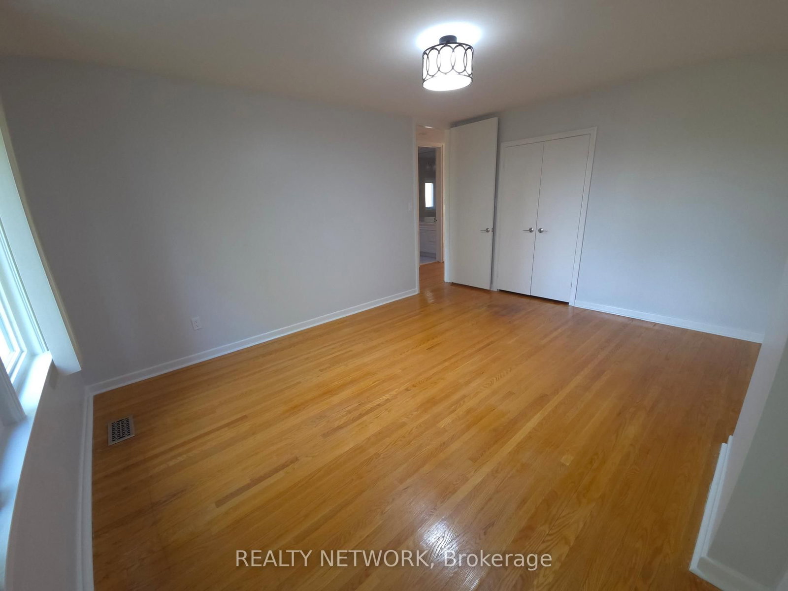 89 Elmsthorpe Avenue • Toronto, ON photo 24
