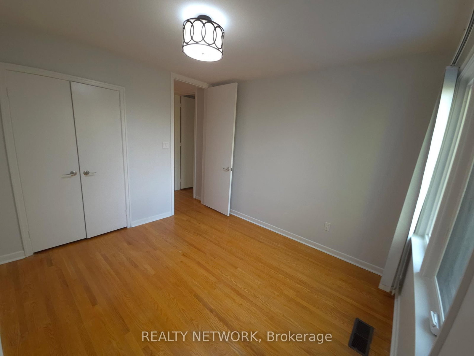 89 Elmsthorpe Avenue • Toronto, ON photo 28