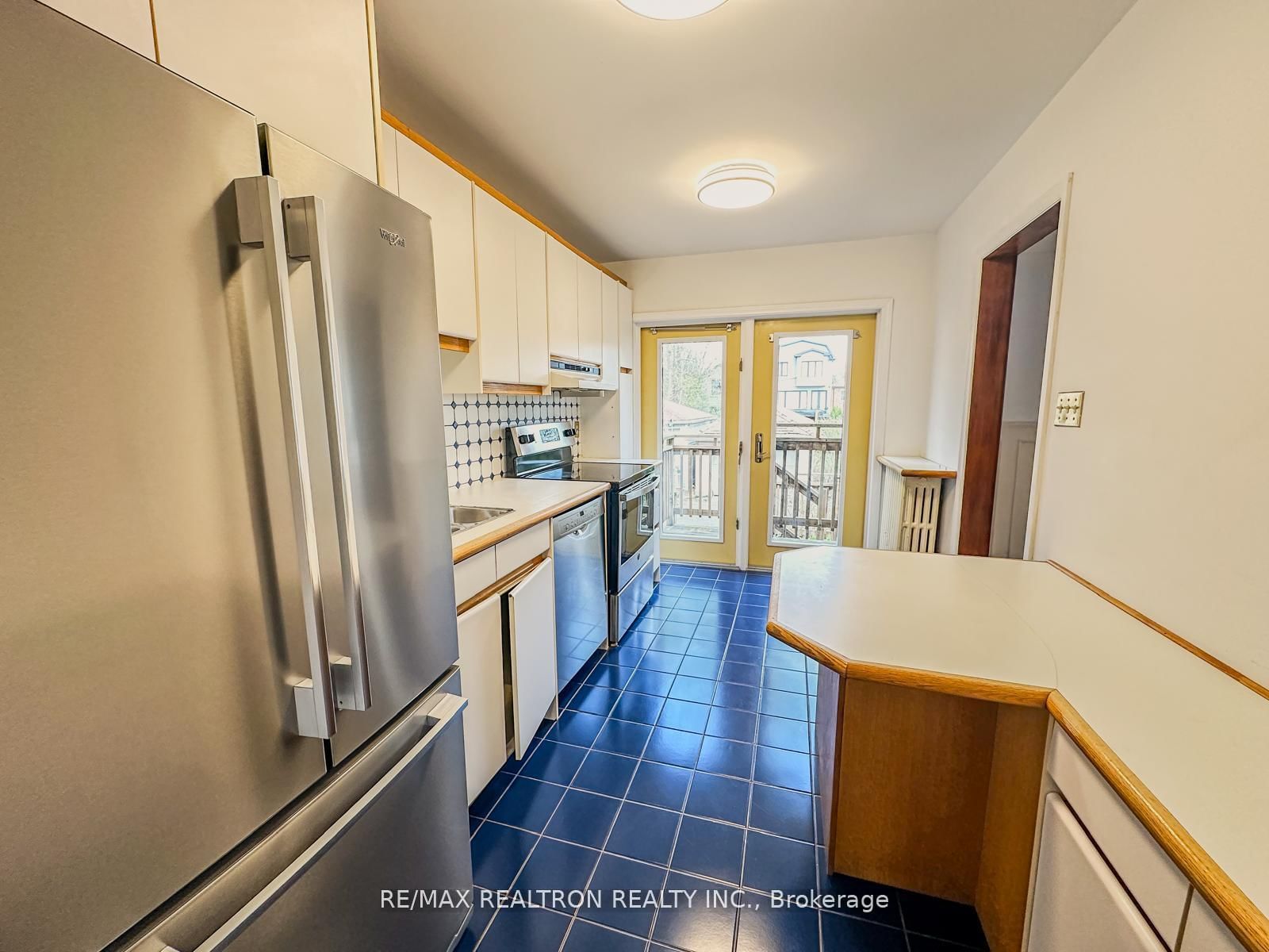 372 St Germain Avenue • Toronto, ON photo 11