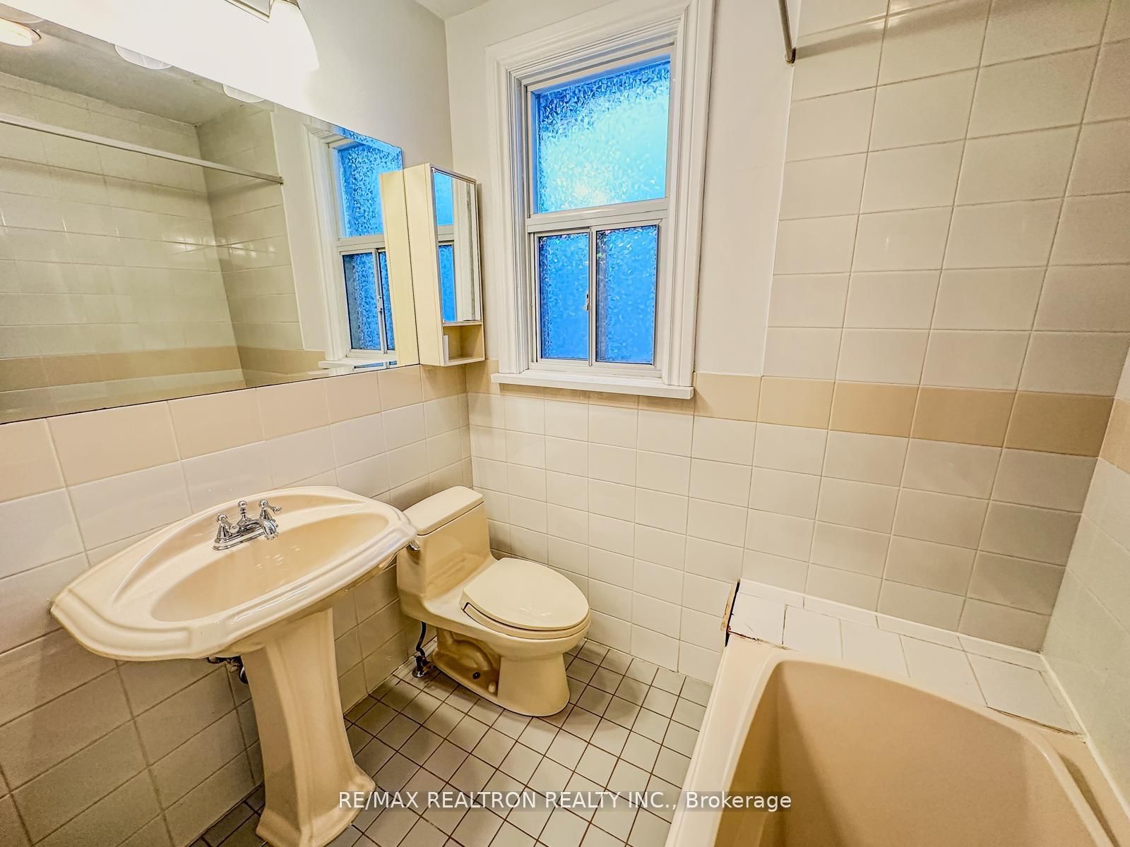 372 St Germain Avenue • Toronto, ON photo 20