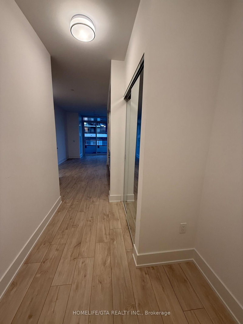 605 - 10 Inn On The Park Drive