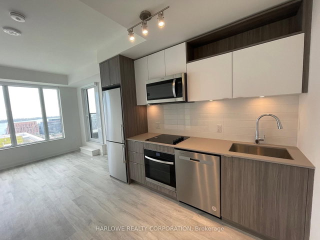 2326 W - 135 Lower Sherbourne Street