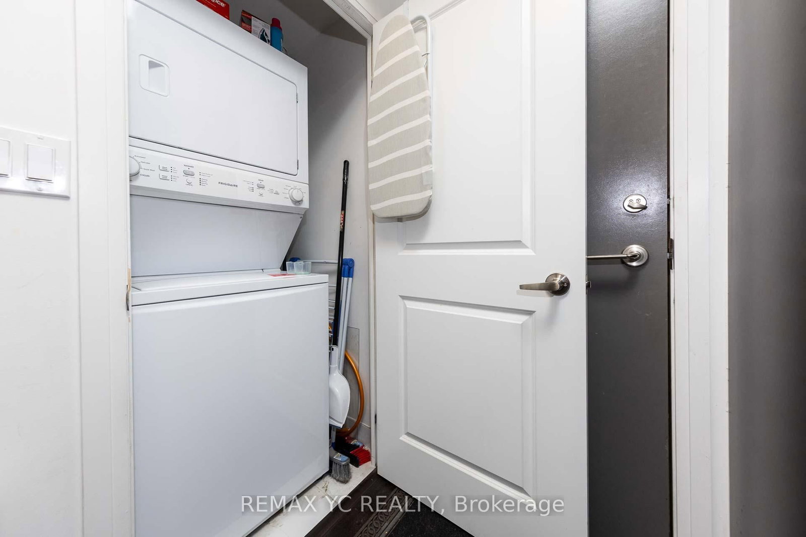 35 Hayden Street • #1204 • Toronto, ON photo 20