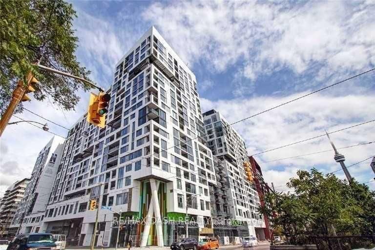 902W-27 Bathurst Street, Toronto, ON