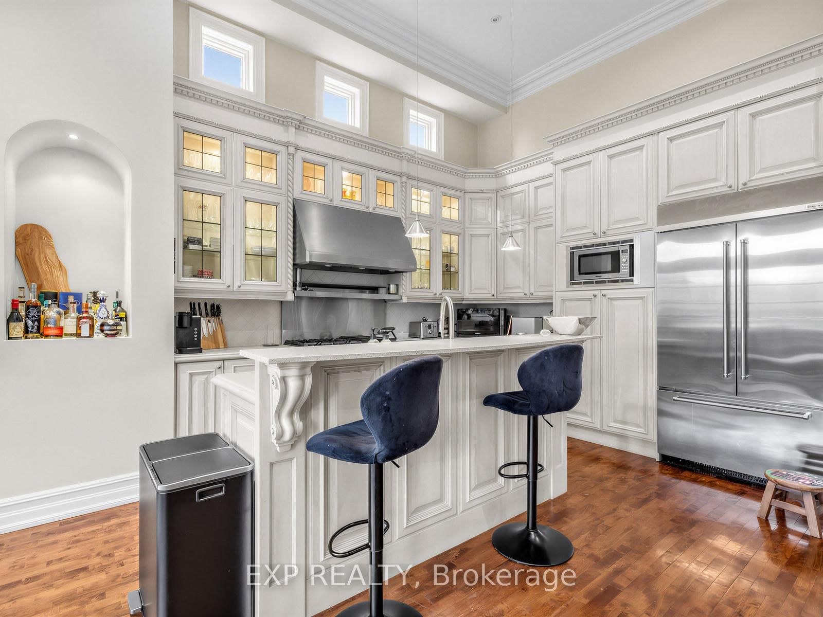 241 Poplar Plains Street • Toronto, ON photo 11