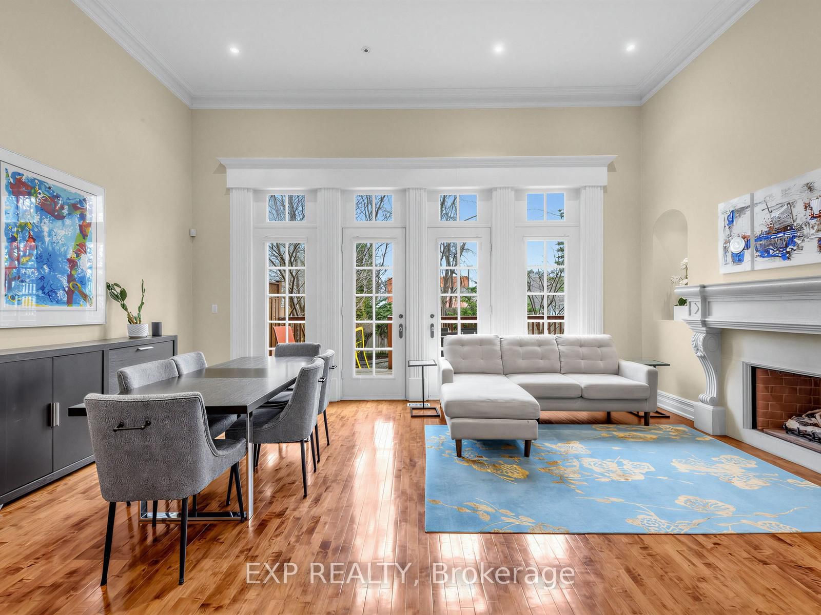 241 Poplar Plains Street • Toronto, ON photo 14