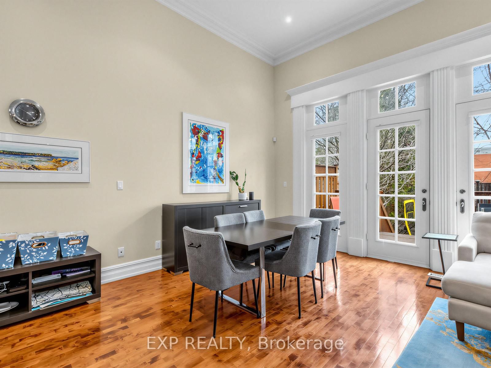 241 Poplar Plains Street • Toronto, ON photo 15