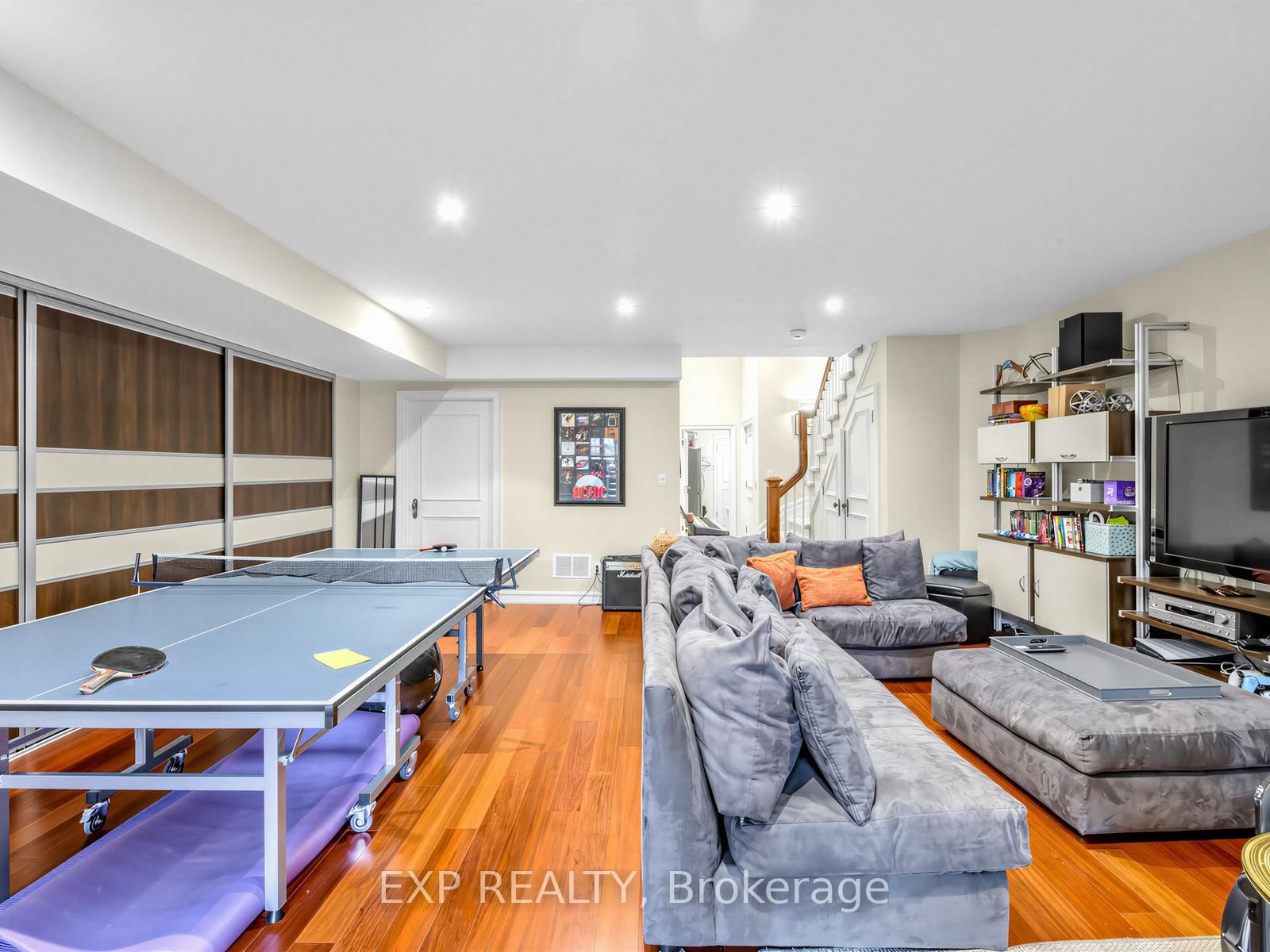 241 Poplar Plains Street • Toronto, ON photo 31