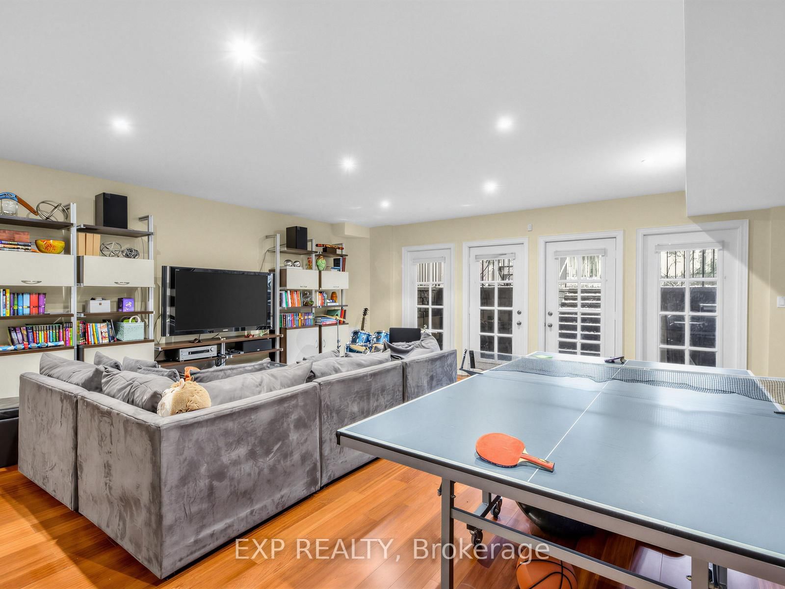 241 Poplar Plains Street • Toronto, ON photo 32