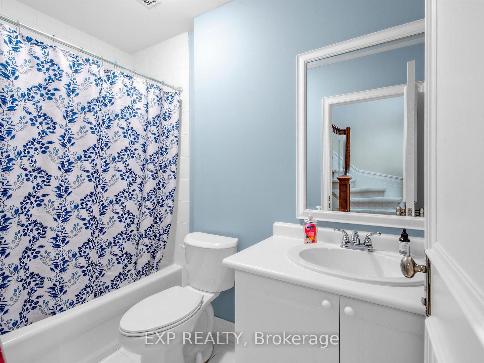 241 Poplar Plains Street • Toronto, ON photo 33