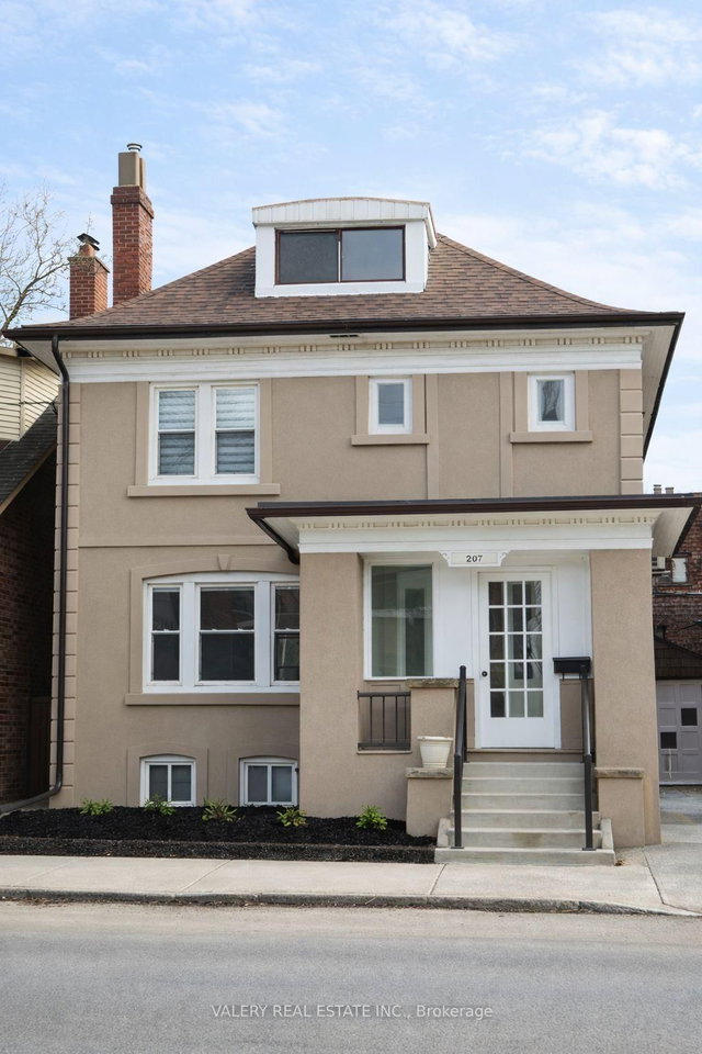 207 Oakwood Avenue