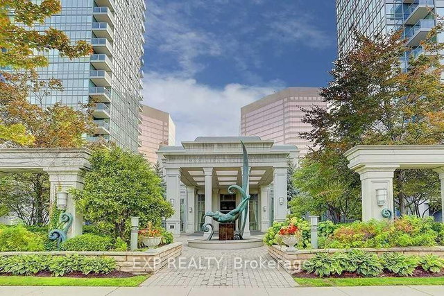 422 - 25 Greenview Avenue