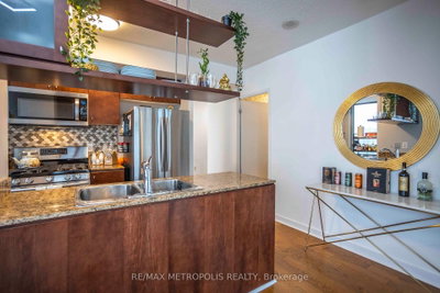Unit 2510 — 5 Mariner Terrace — photo 6