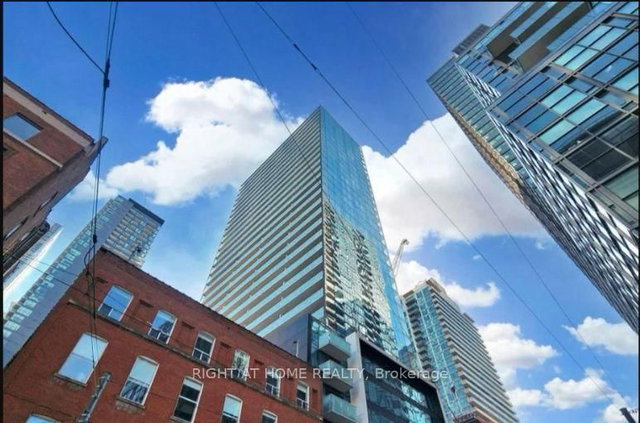 3005 - 11 Charlotte Street