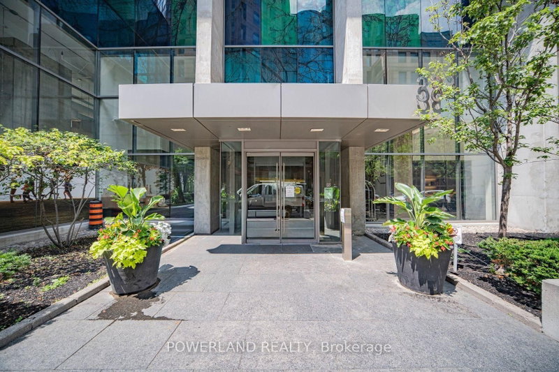 2905 - 38 Grenville Street