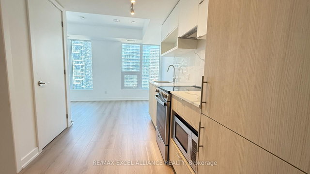 2116 - 100 Queen Street E
