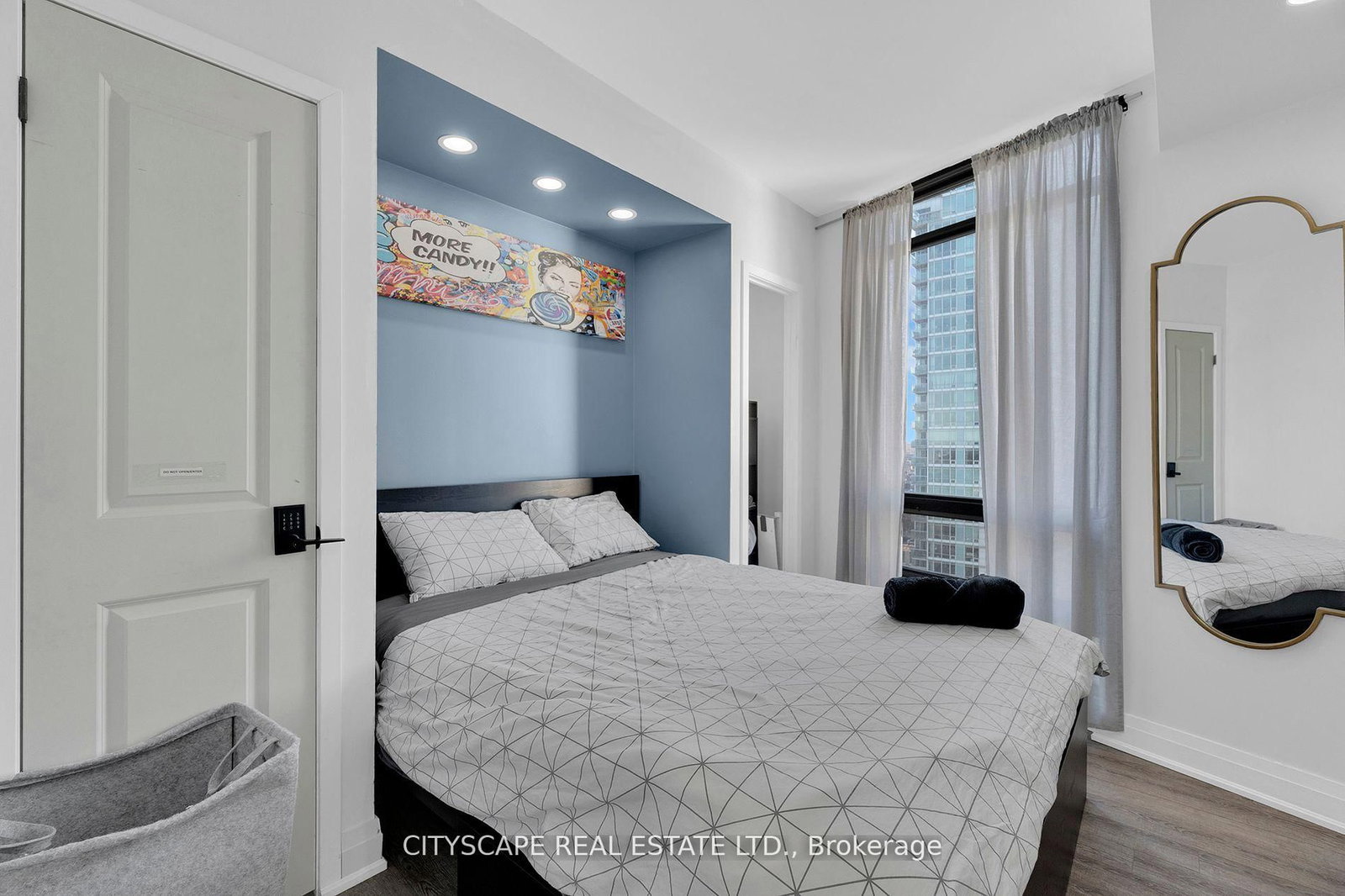 3 N Navy Wharf Court • #2308 • Toronto, ON photo 19