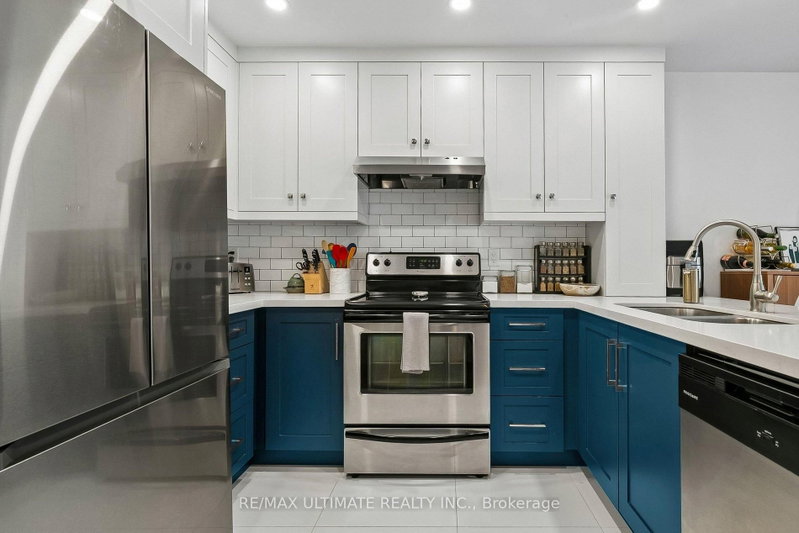 home for lease on C-660 WELLINGTON Street W