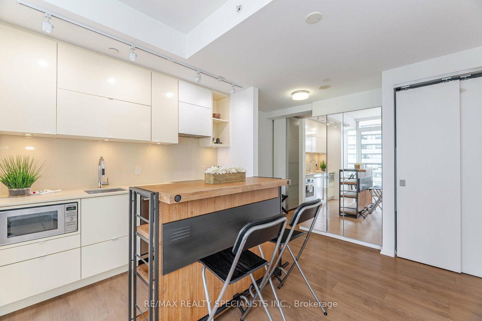 125 Peter Street • #3012 • Toronto, ON photo 8