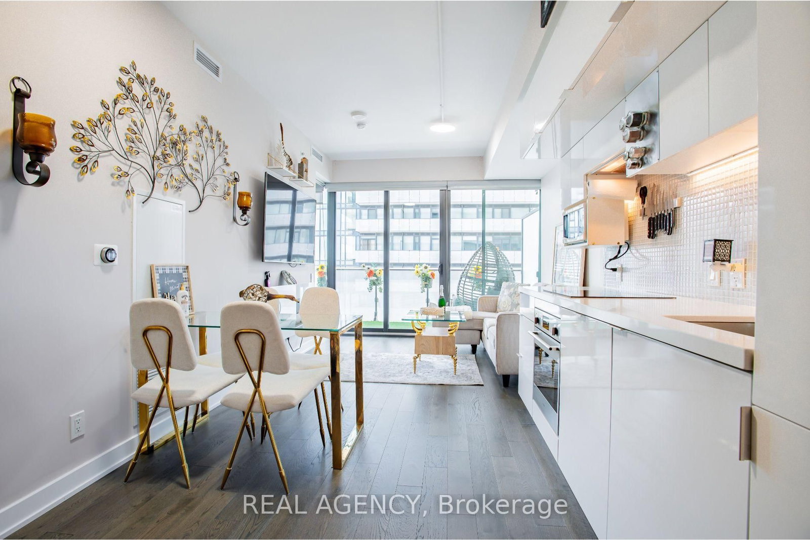 185 Roehampton Avenue • #2512 • Toronto, ON photo 12