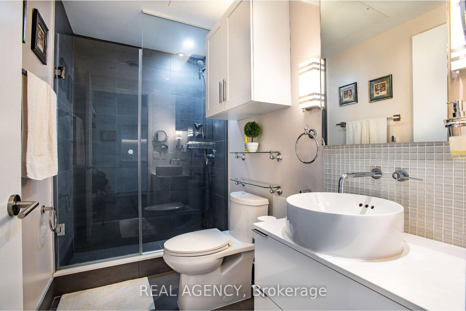 185 Roehampton Avenue • #2512 • Toronto, ON photo 24