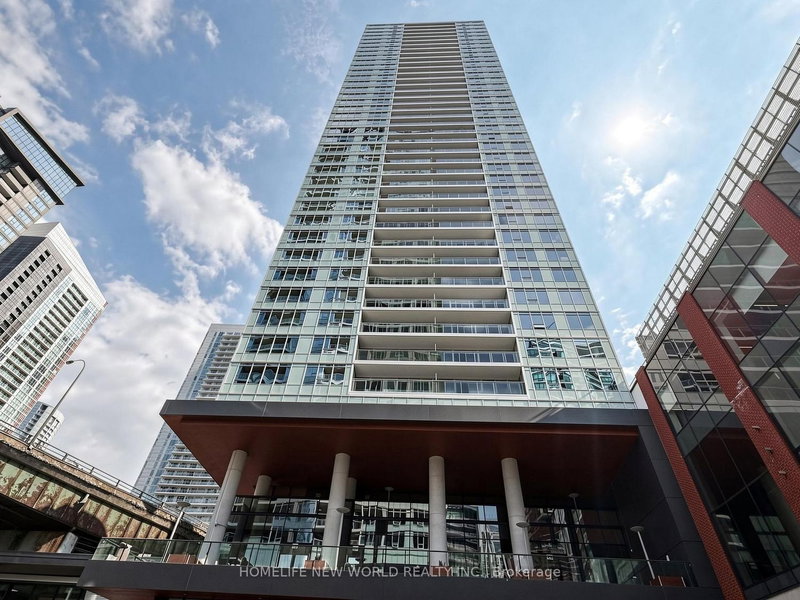 2011 - 17 Bathurst Street