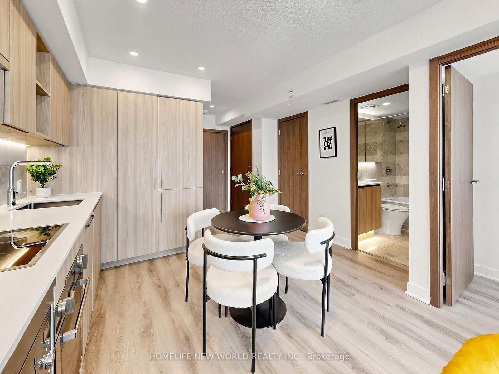 17 Bathurst Street • #2011 • Toronto, ON photo 8