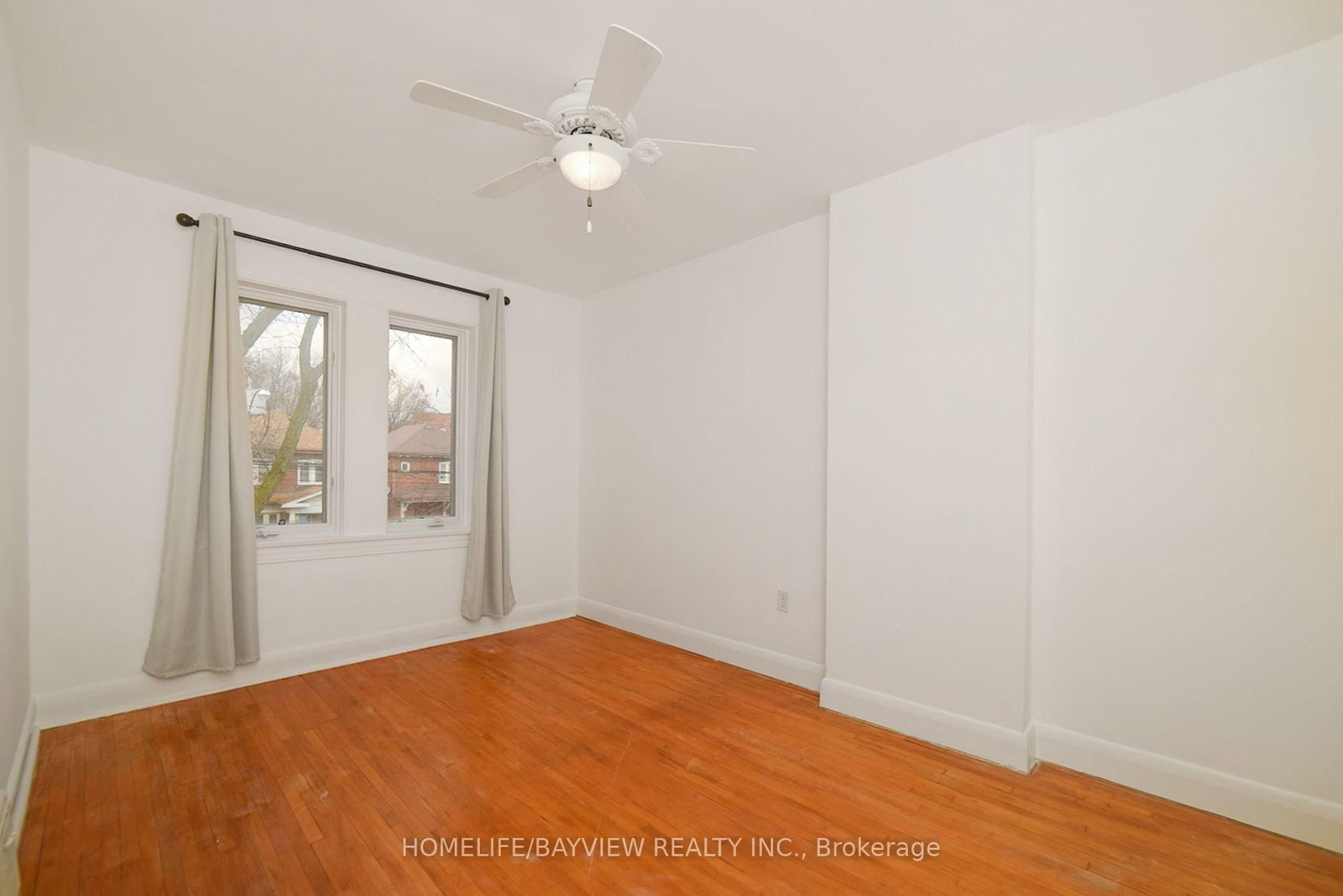 27 Cranbrooke Avenue • Toronto, ON photo 7