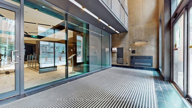 2903 - 327 King Street W