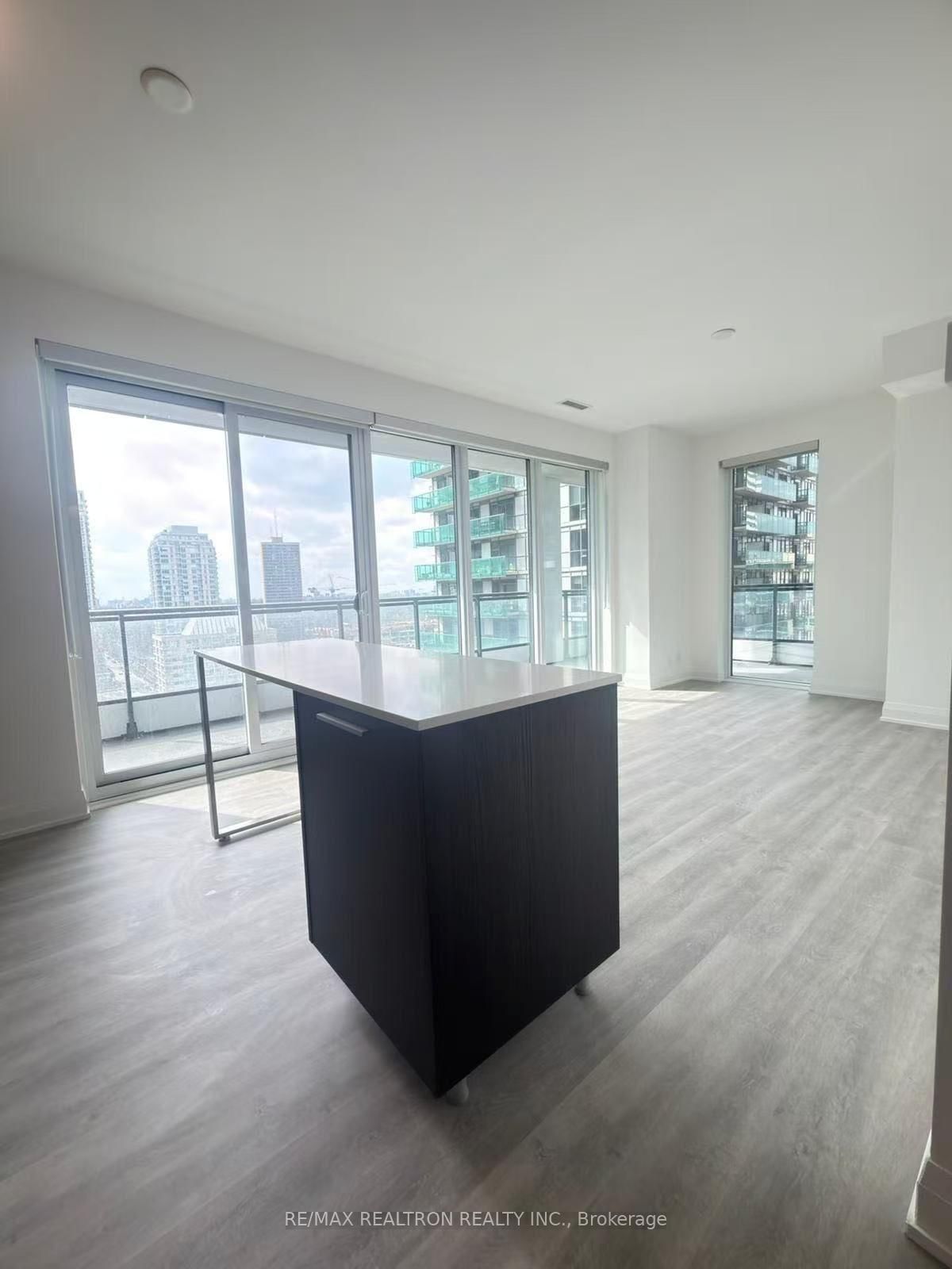 1609-65 Broadway Avenue, Toronto, ON, photo 2