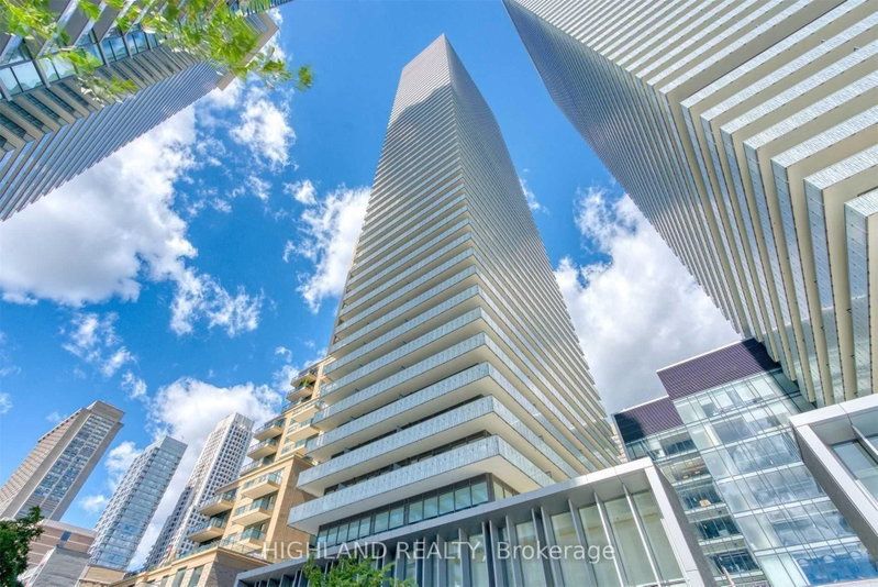 home for lease on 2507-42 Charles Street E