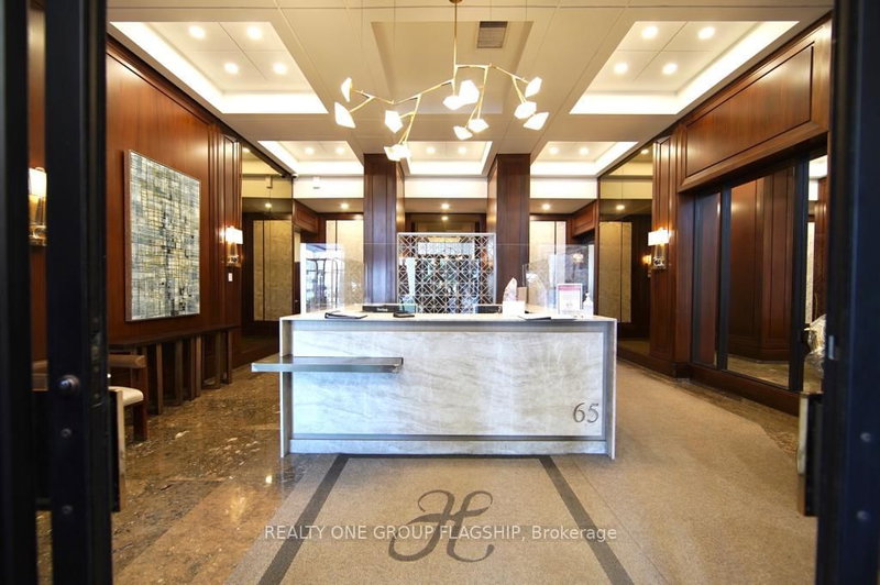 home for lease on 2007-65 harbour Square S
